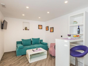 Apartments Villa Peragro - One Bedroom Apartment LJUBI ASTI